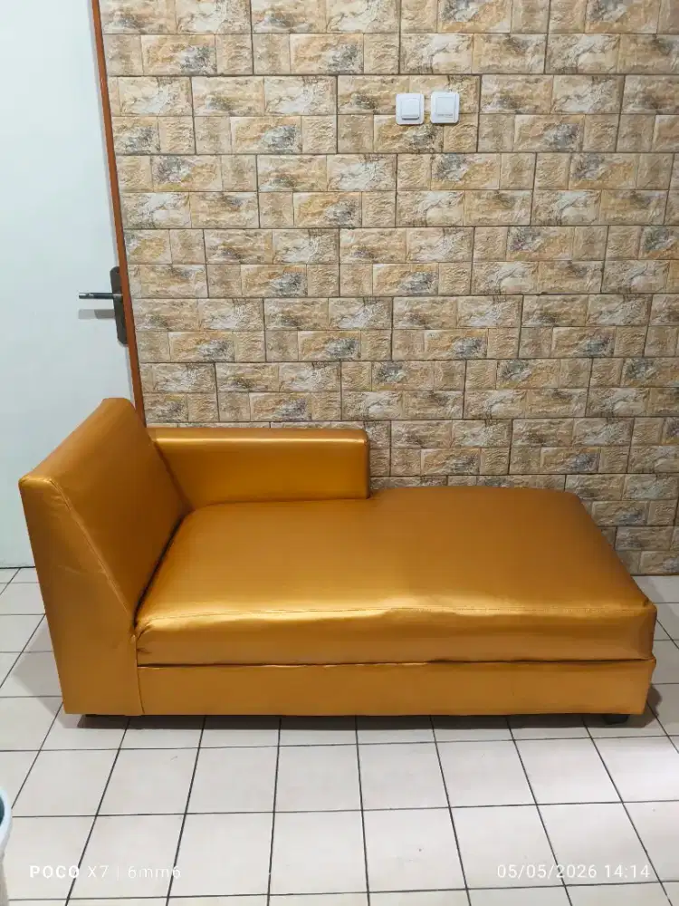Sofa minimalis dimensi 70x150