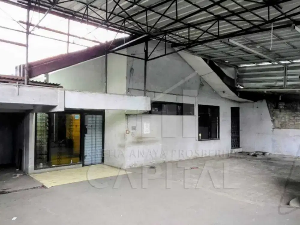 RUMAH BISA UNTUK GUDANG MBG DI HOLIS DEKAT TOL PASIR KOJA