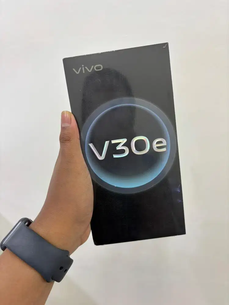 Vivo v30e 8/256 BNIB