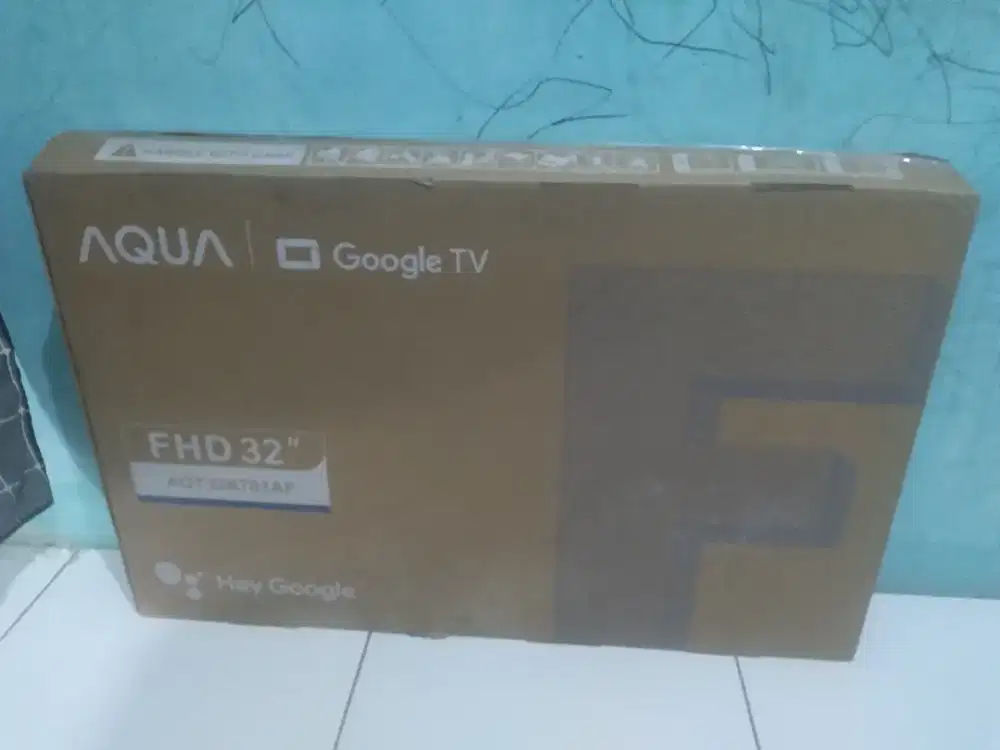 Smart TV merk Aqua 32inchi pemakaian 2 bulan