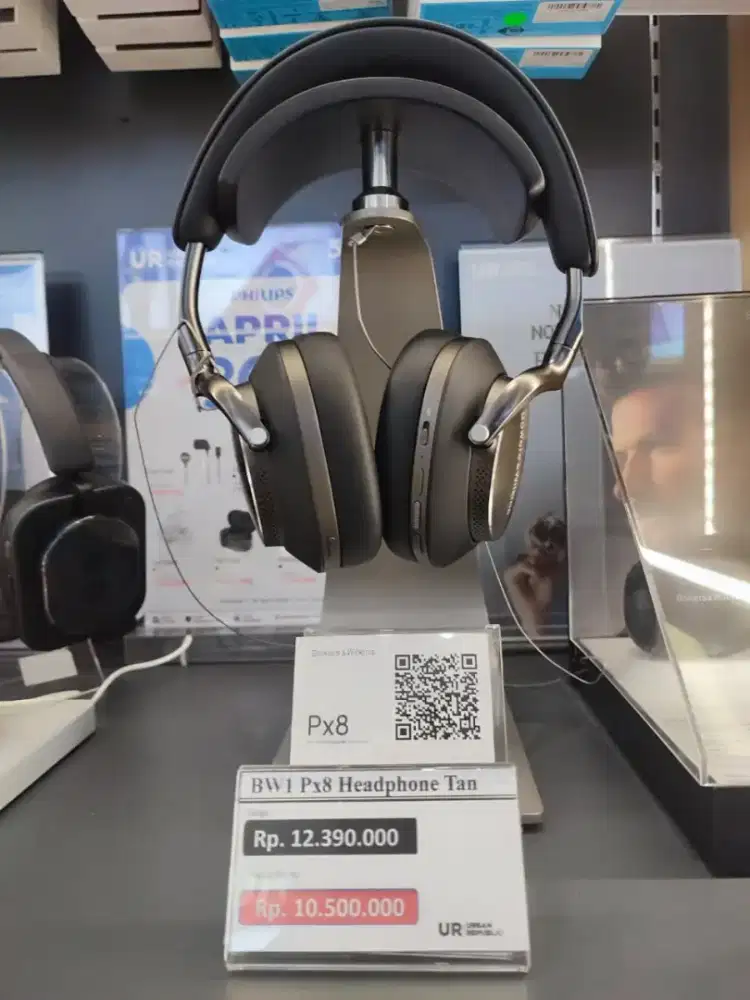 BW1Px8 HEADPHONE TAN