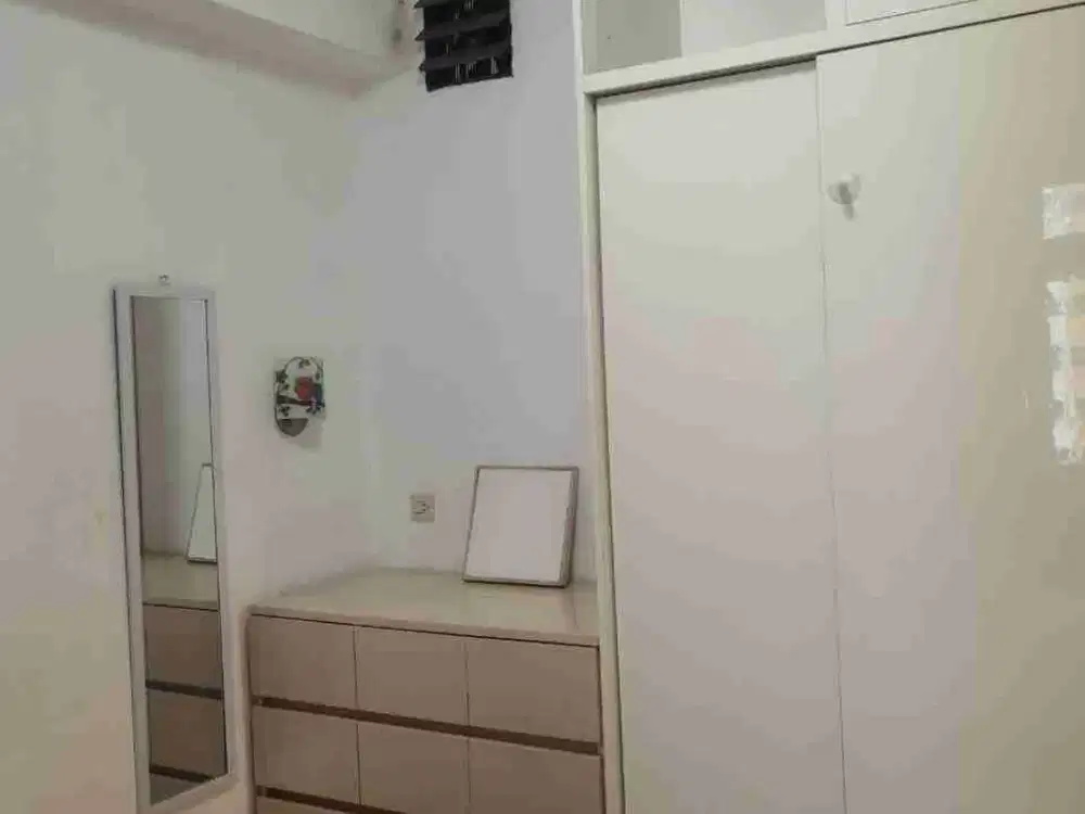 HARGA MIRING! 2BR Green Pramuka City Full Furnished Paling Murah Sewa Per 3 bulan