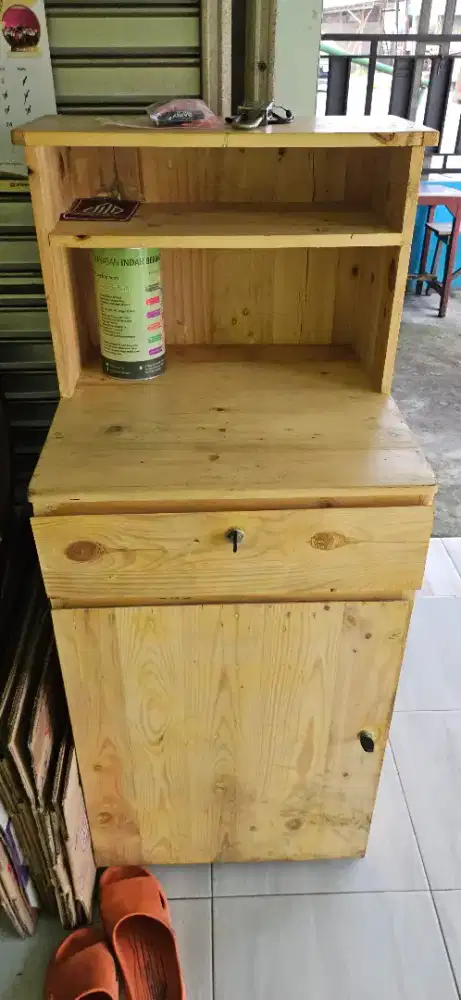 Meja kasir untuk usaha jualan toko