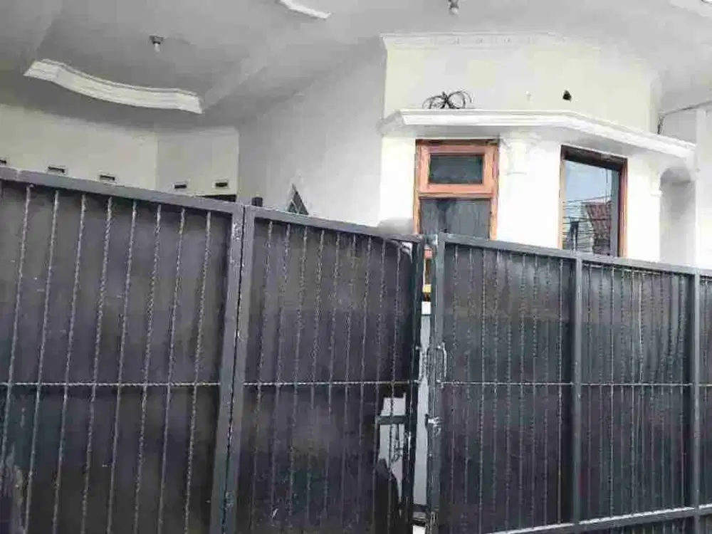 SARIJADI 1,5 LANTAI, 4 KTDR, DKT JALAN UTAMA, MURAH SEWA PERTAHUN.