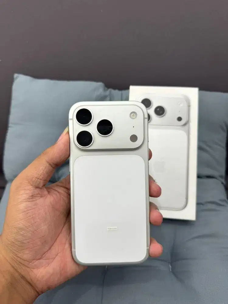 17 pro 256 silver IBOX