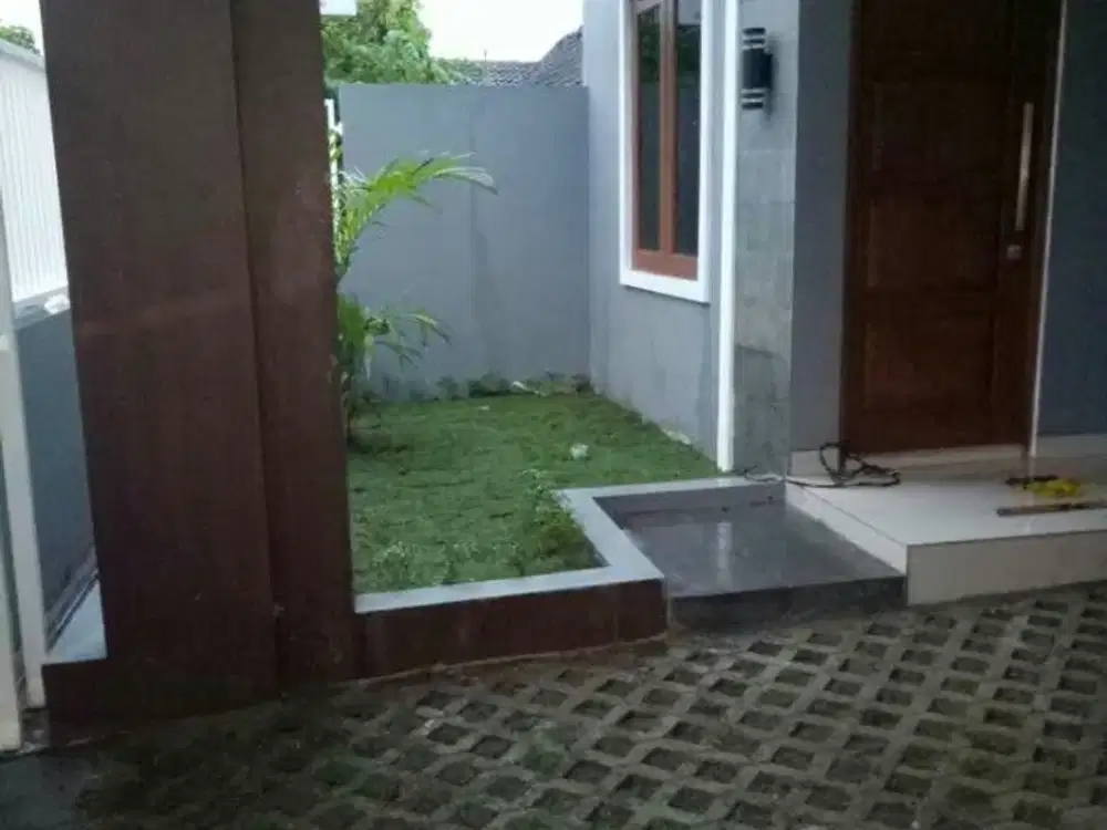 Dijual rumah 2 lantai ditengah kota lokasi (50 m dr perempatan tom silver) kotagede yogyakarta