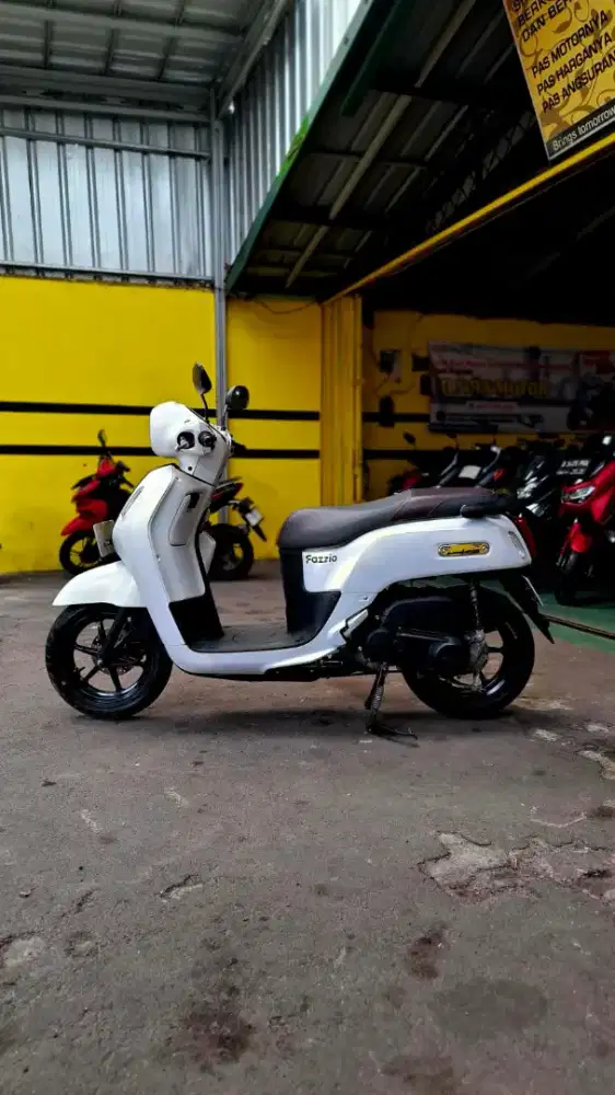 YAMAHA FAZZIO LUX 2023 MULUS