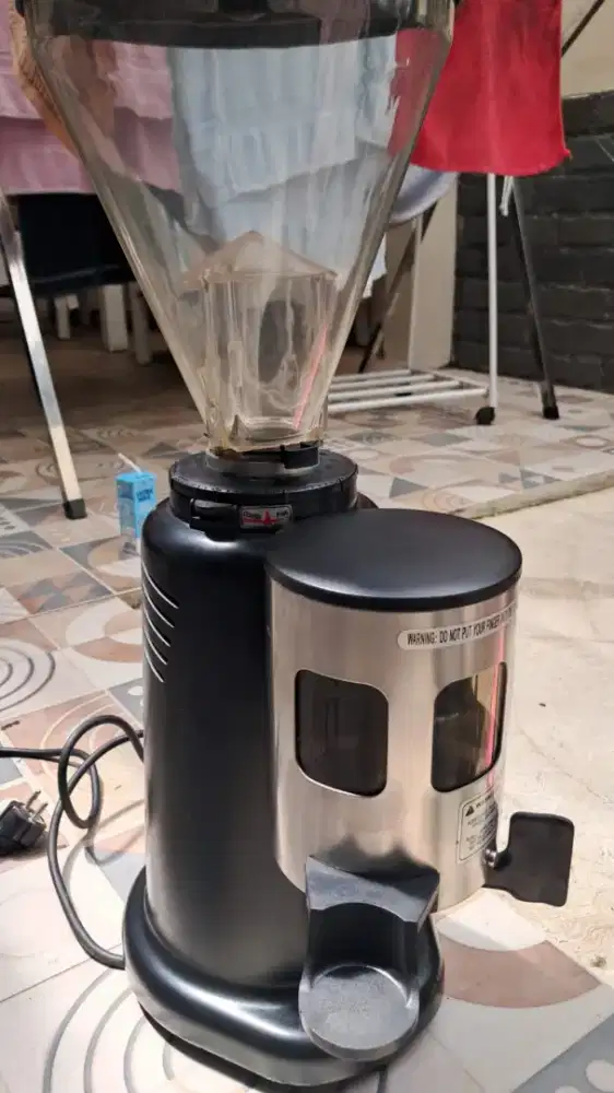 Gilingan kopi Ferratti Ferro FGM-700AB