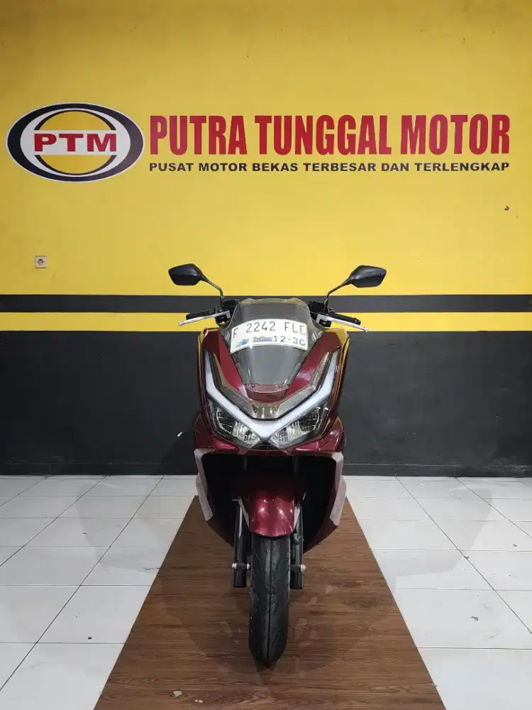 NEW PCX 160 ROADSYNC WARNA MERAH MARUN