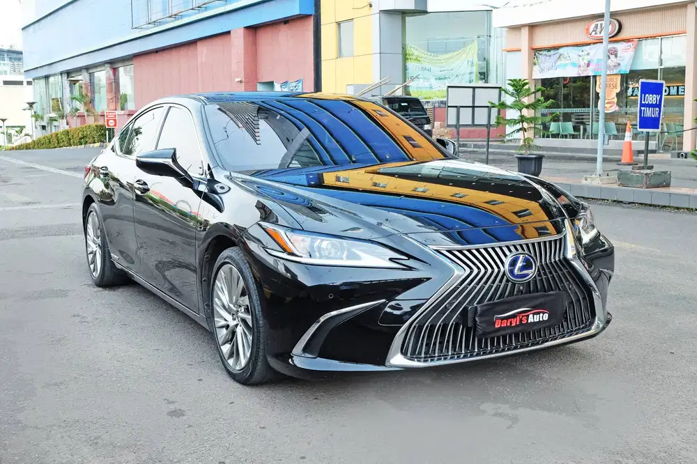 2020 Lexus ES300h Ultra Luxury Perfect Condition tdp 65jt