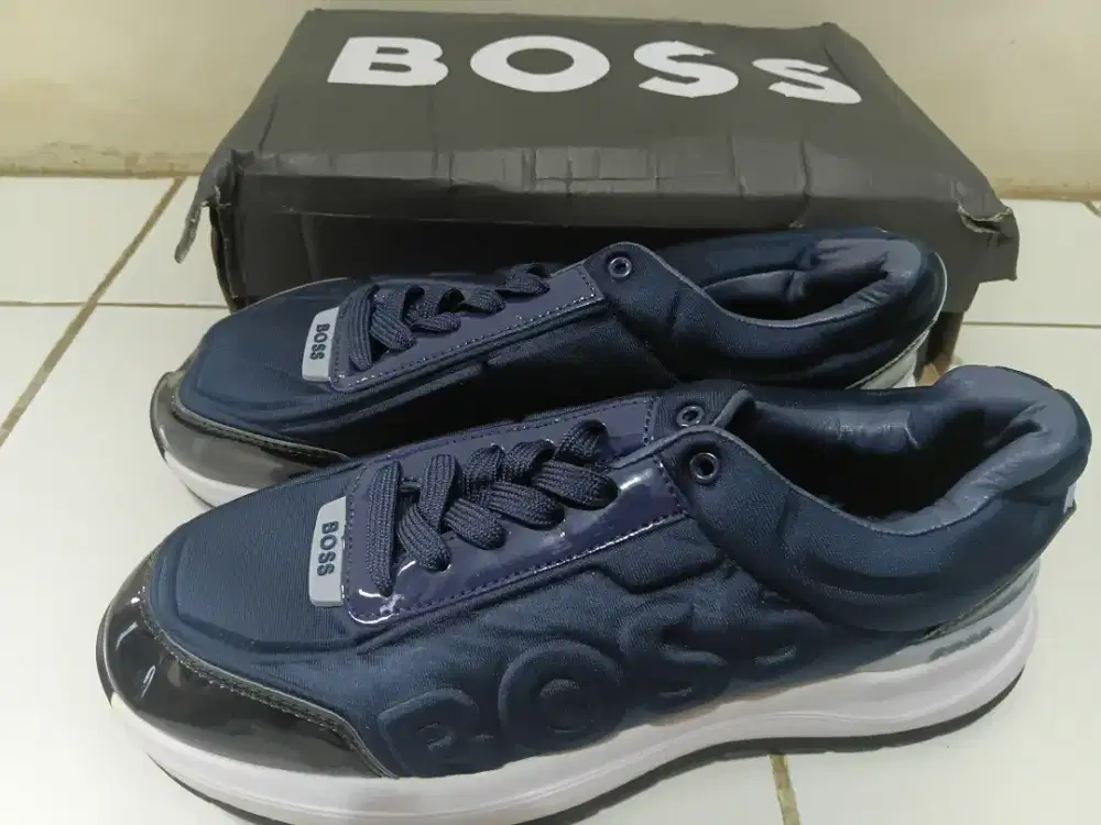 SEPATU BOSS made in italy