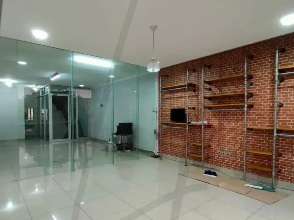 RUKO SIAP HUNI POSISI STRATEGIS COCOK UNTUK USAHA DI HOLIS