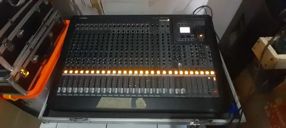 Mixer yamaha mgp24x (original) + hardcase