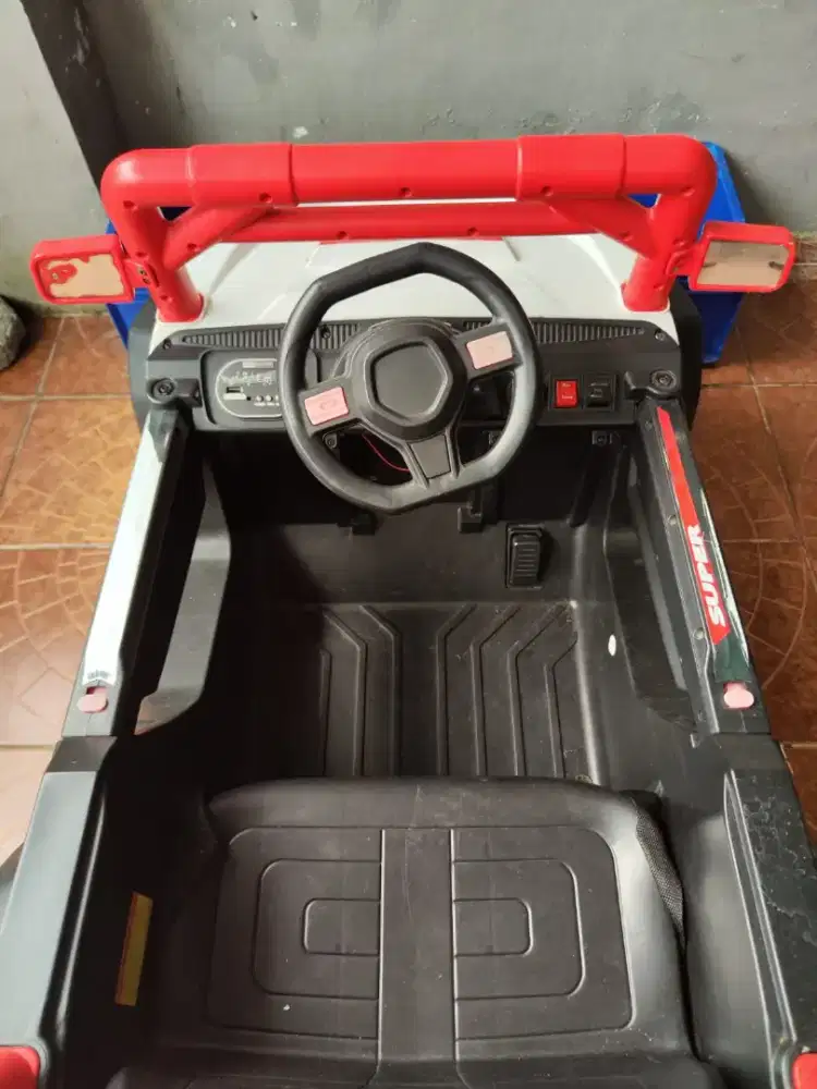 mainan mobilan aki