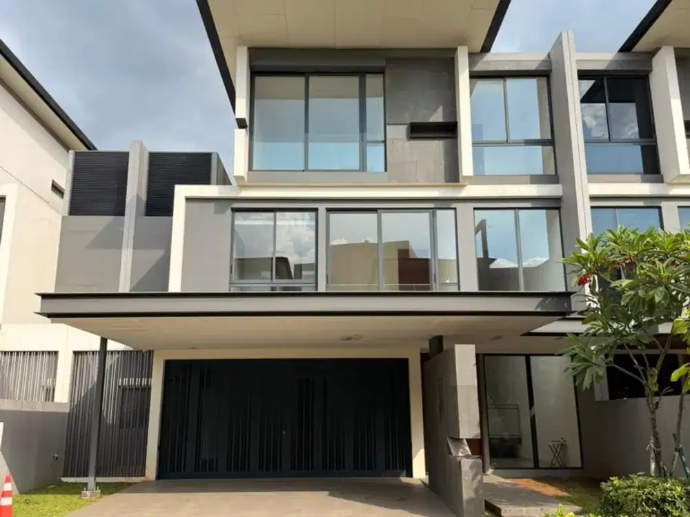 (EV) Dijual rumah dikawasan paling mewah BSD , Lyndon Navapark