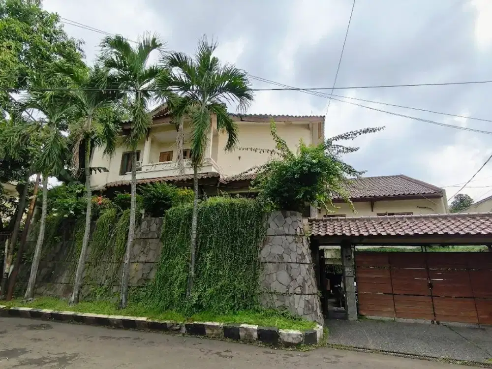DIJUAL RUMAH VINTAGE ASRI HOOK DALAM KOMPLEK MEWAH DI BINTARO SEKTOR 9