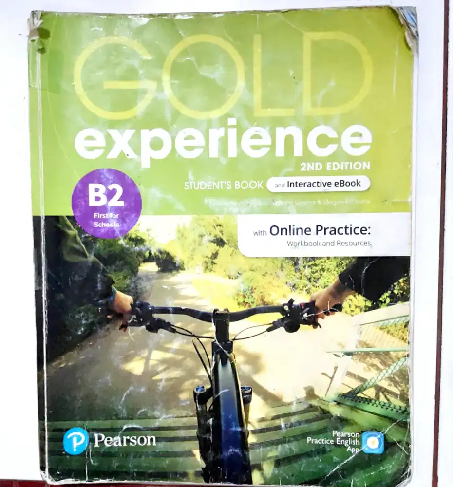 Buku Gold Experience B2, 2nd Edition Student's Book