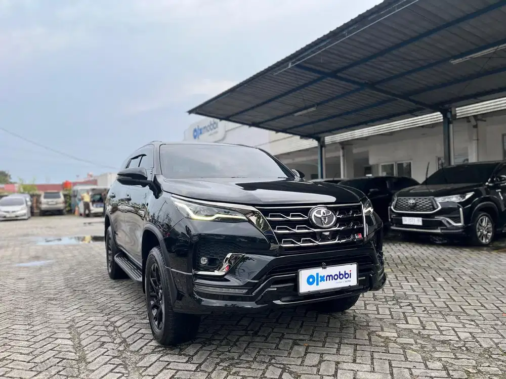 TOYOTA FORTUNER 2.8 4X2 GR SPORT DSL MATIC SOLAR 2022 _ YD