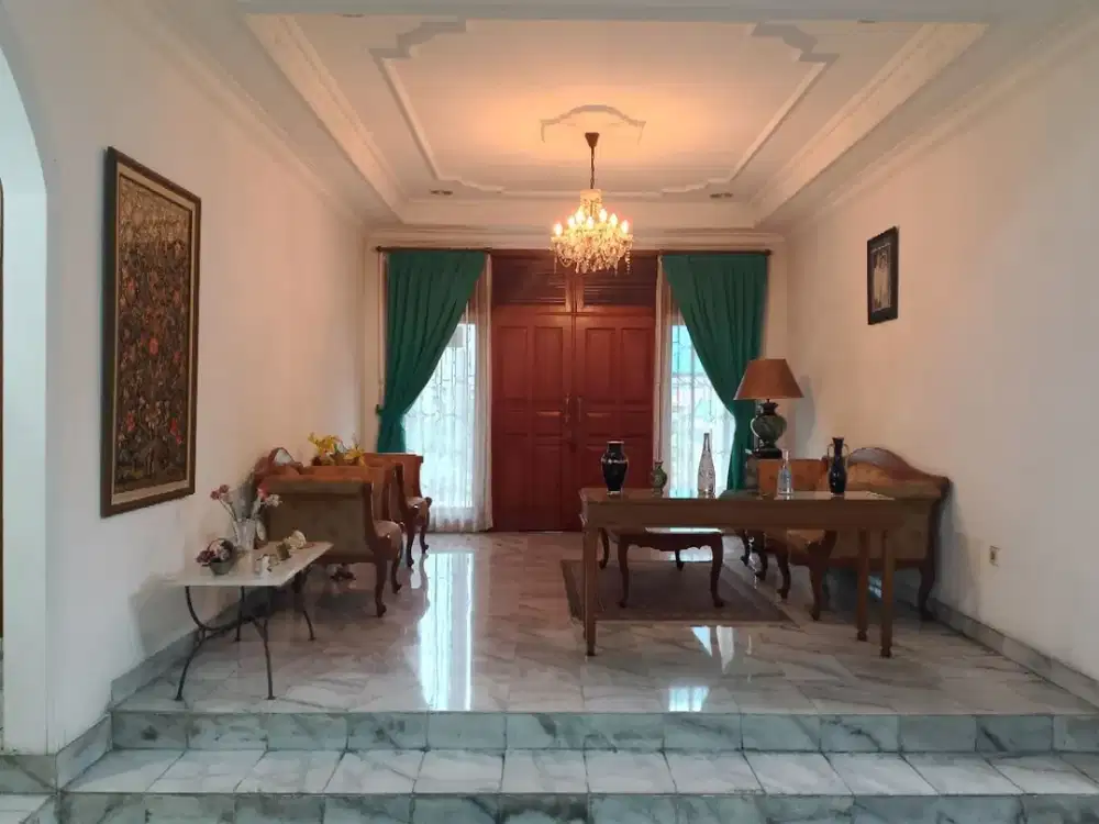 Rumah Luas dan nyaman di Pondok Cabe