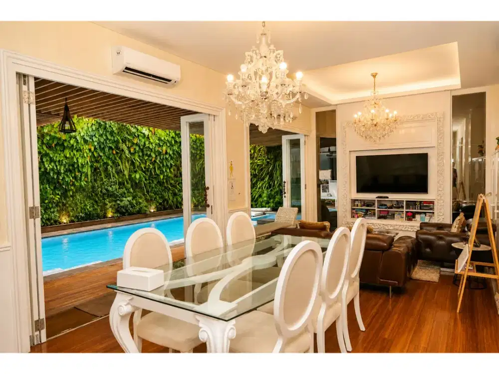 DIJUAL RUMAH MEWAH MEGAH 3 LANTAI DI SANTORINI SENTUL CITY SSR1059
