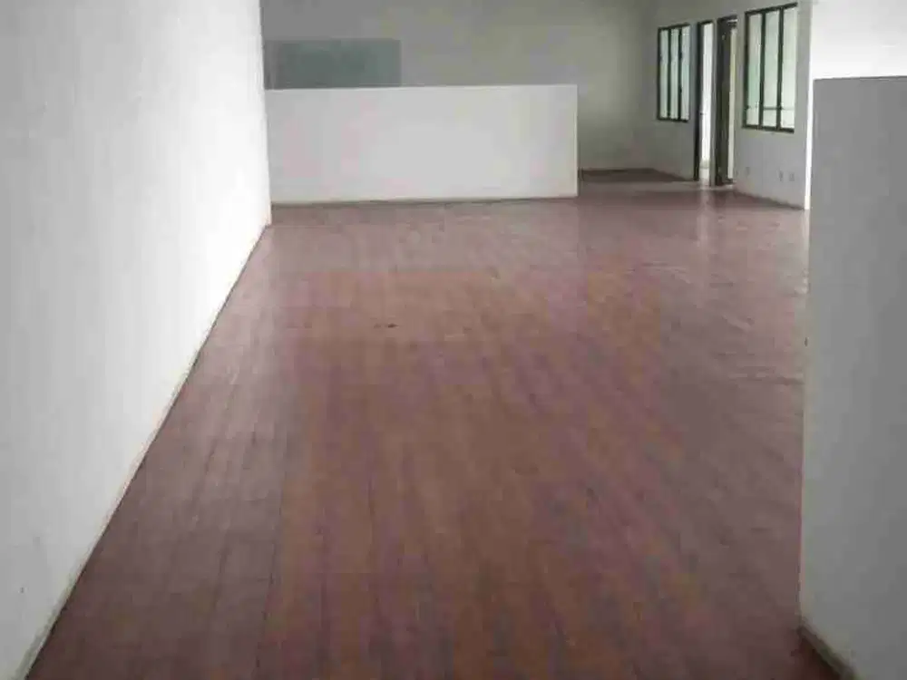 Sewa Ruko 3,5 Lantai di Kebayoran Baru Ada Lift Unfurnished