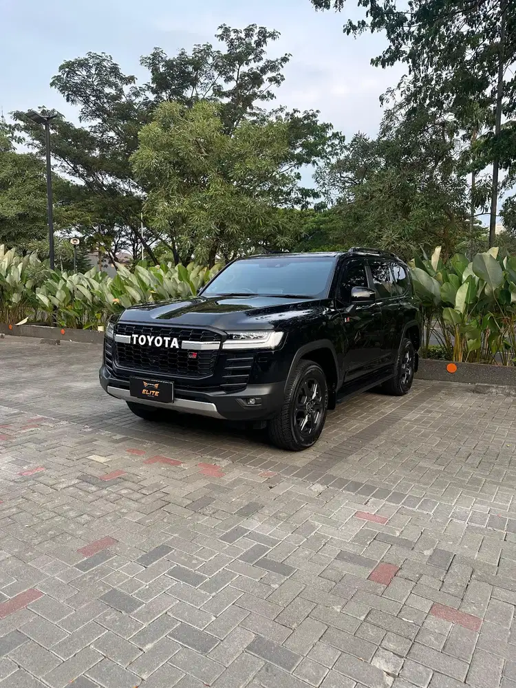 Toyota Land Cruiser 300 GR Sport 2023