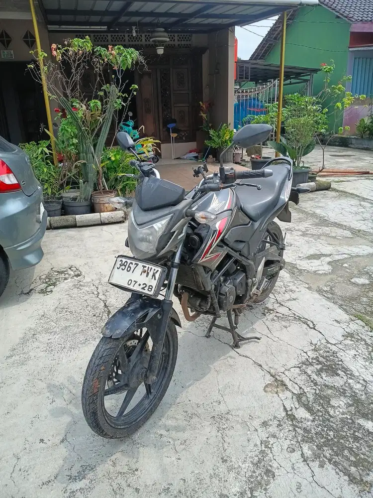 1UNIT HONDA CB R 2013 BPKB AJA