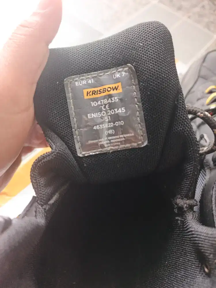 sepatu pelindung atw sefty brand krisbow