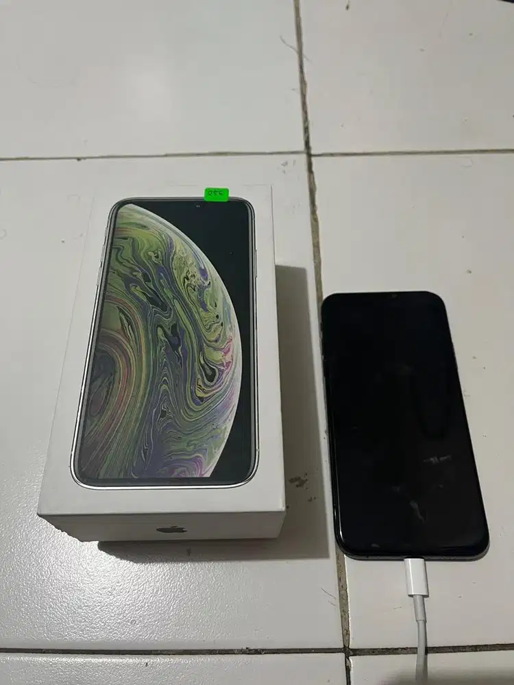 IPHONE XS 256GB HITAM EX PRIBADI MULUS