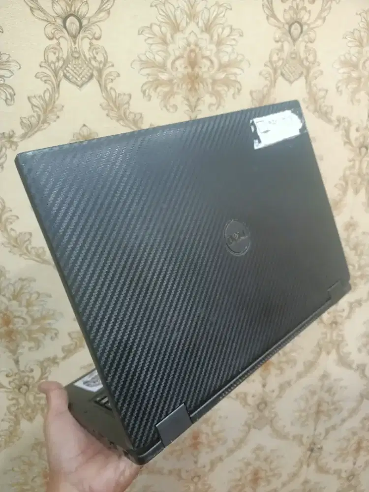 Lactop Dell core i5 latitude 7390 normal semua unit sm charger saja
