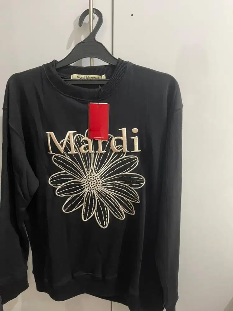Sweater mardie hitam