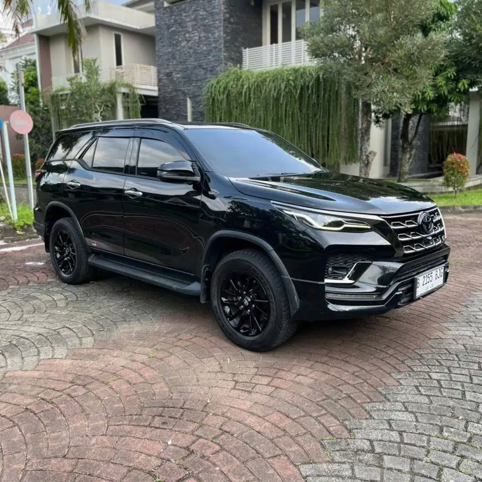 Toyota Fortuner VRZ GR Sport Matic 2023 FAVORIT DP Minim Kredit Murah