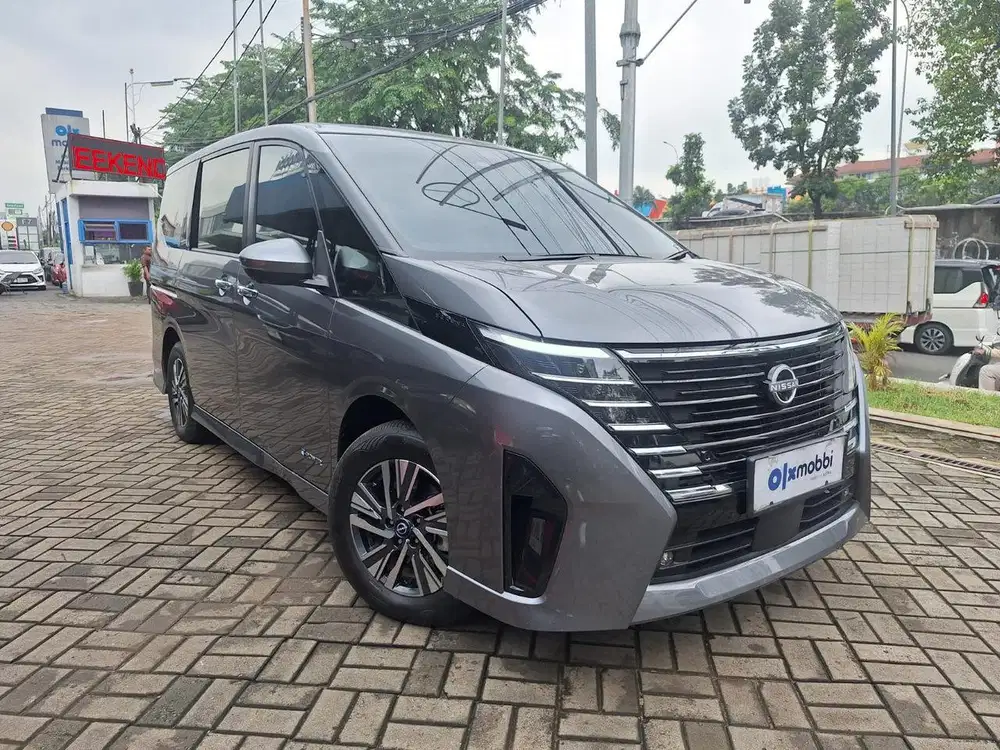 S KM Low Pajak Hidup Nissan Serena 2024 DZI