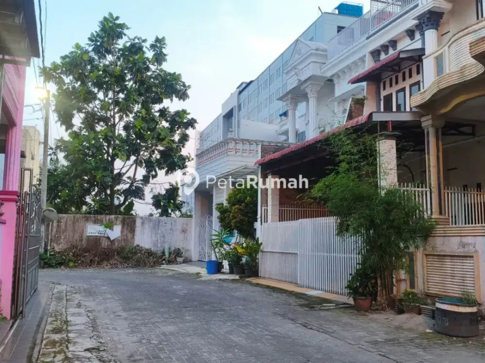 DIJUAL VILLA JALAN ADBUL HAKIM KOMPLEK CLASSIC III - DAERAH SETIA BUDI (RINA)