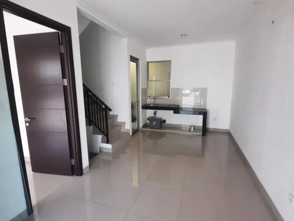jual rumah 2 lantai PIK 2 uk 6x12,5m kosongan