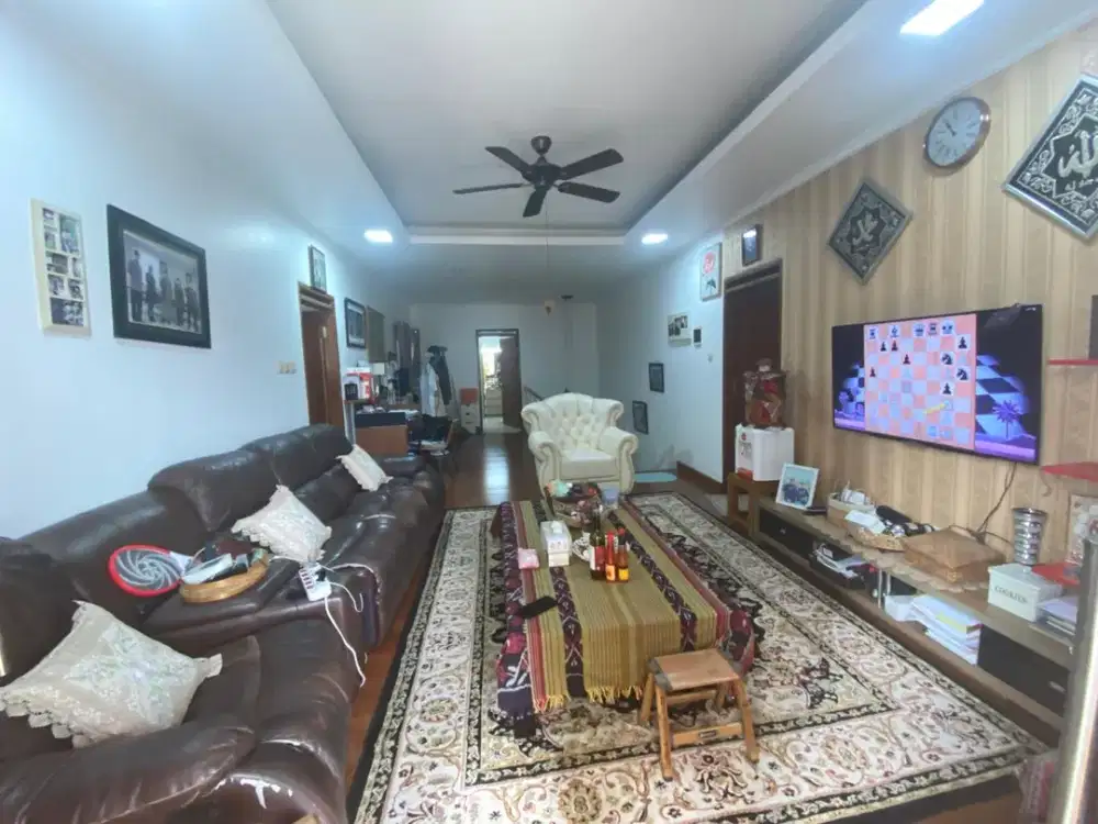 DIJUAL RUMAH DI JALAN PALM PERMAI SOEKARNO HATTA BANDUNG FURNISH STRATEGIS