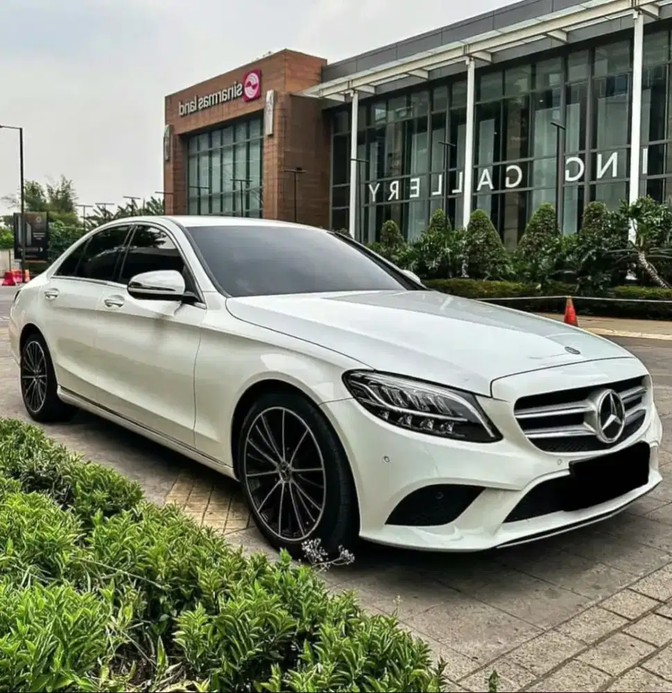 MURAH CASH. Mercedes Benz C200 EQ Boost 2020 AVG 2019 c250 amg c180