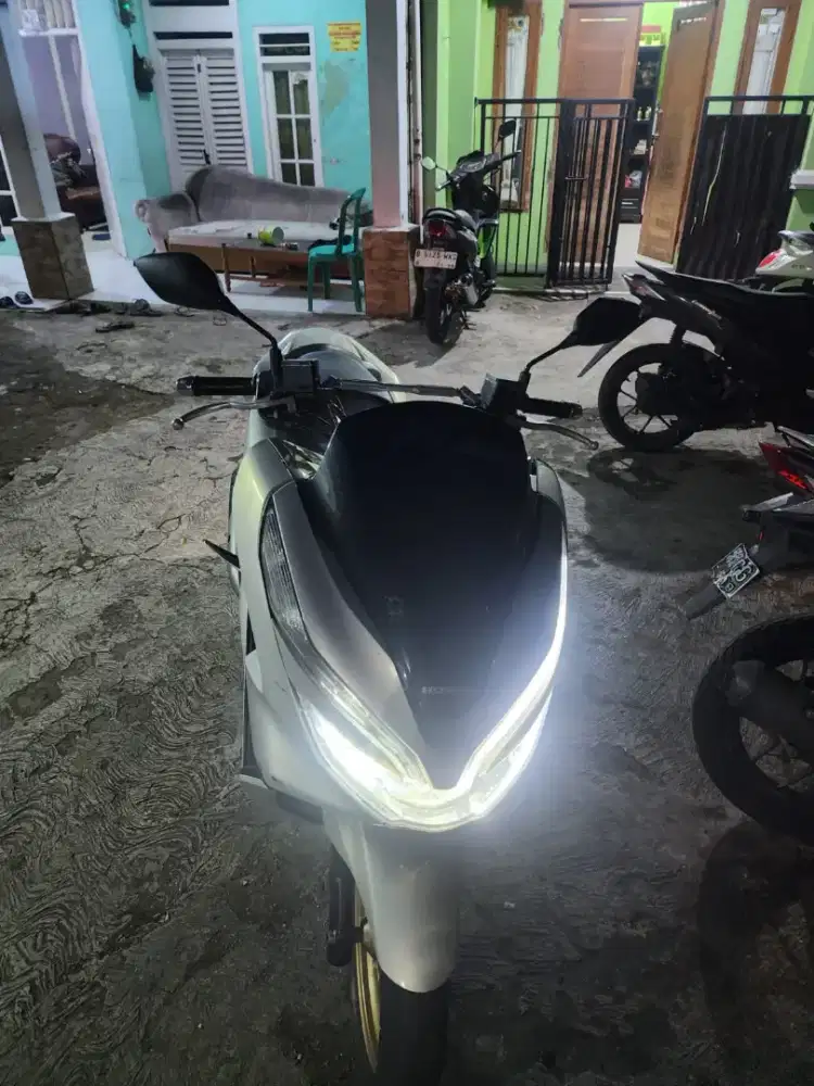 JUAL BU MOTOR PCX TAHUN 2019 SILVER MULUS NORMAL SIAP PAKE