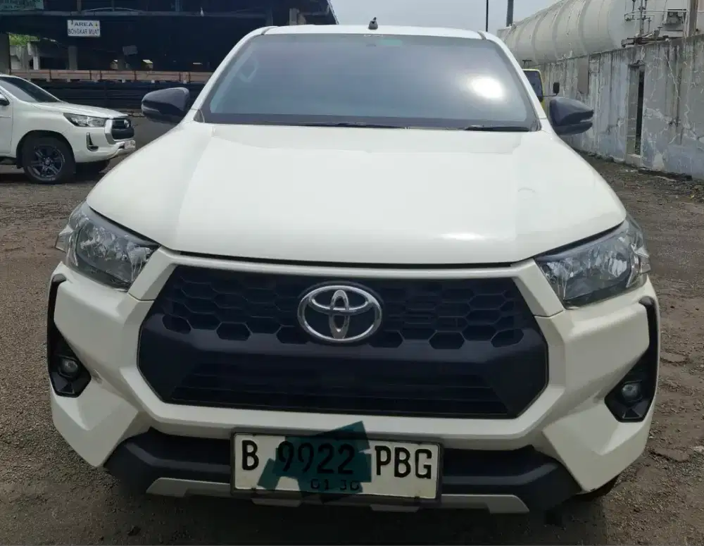 Dijual Hilux DC 2.4 G M/T