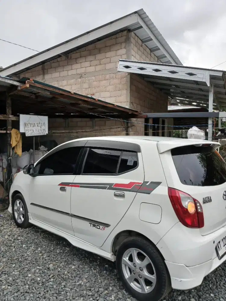 Djual mobil toyota Agya trds manual 2014 pjk plat hidupan mobil trwat