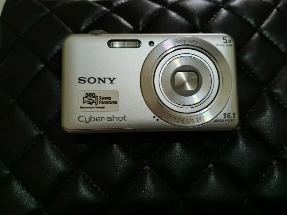 Camera Cyber-shot DSC-W710