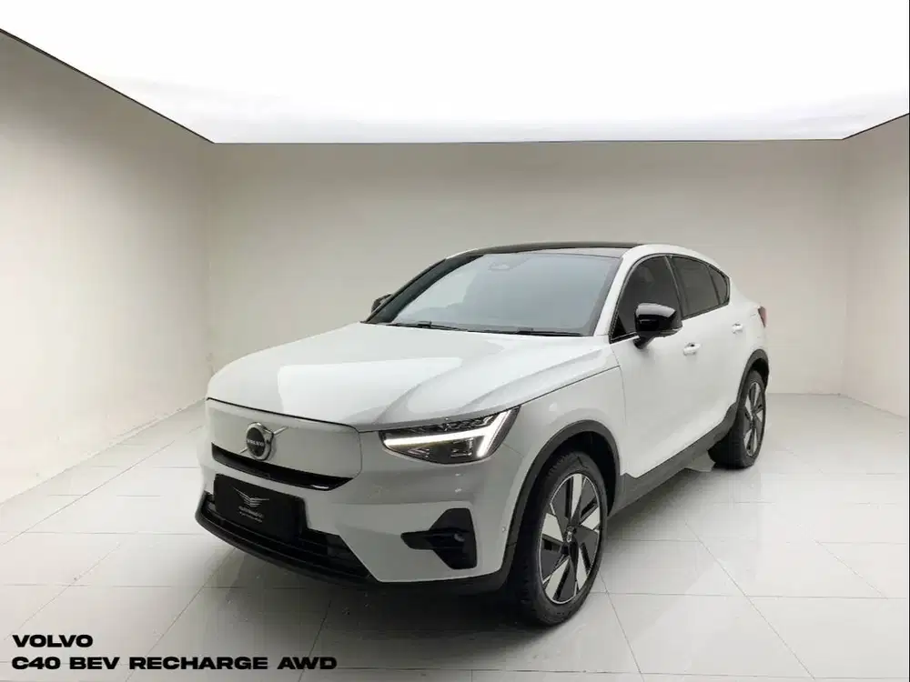 VOLVO C40 BEV RECHARGE AWD 2023 CRYSTAL WHITE ON BLACK