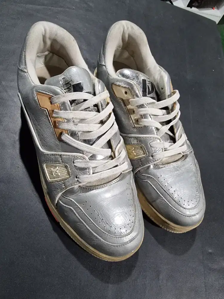 Sepatu louis Vuitton size 41 made in italy