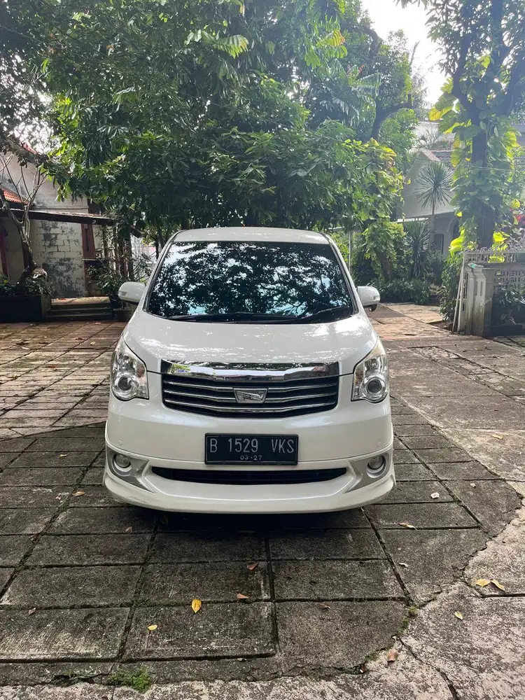 Toyota Nav1 (2016)