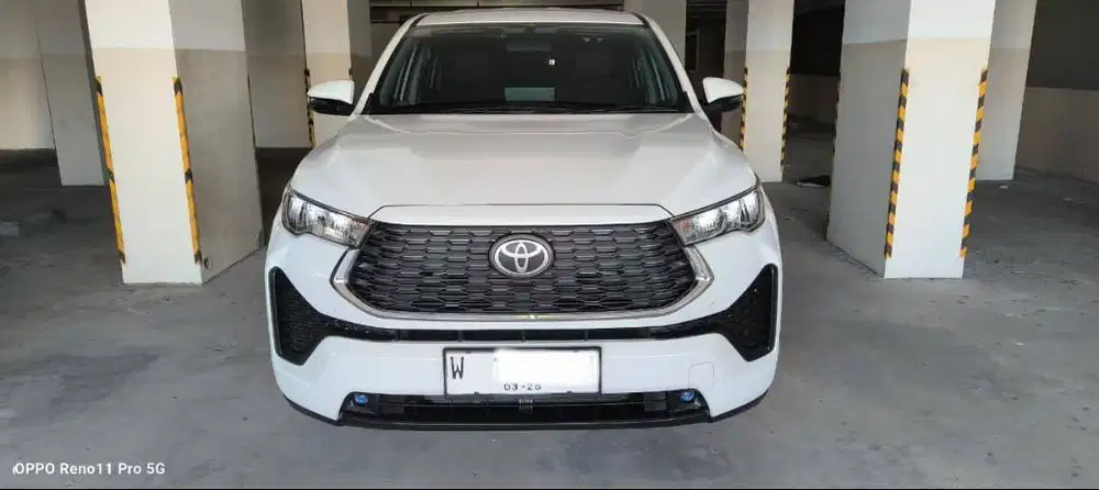 Toyota Kijang Innova Zenix 2023 V 2.0 CVT AT Matic