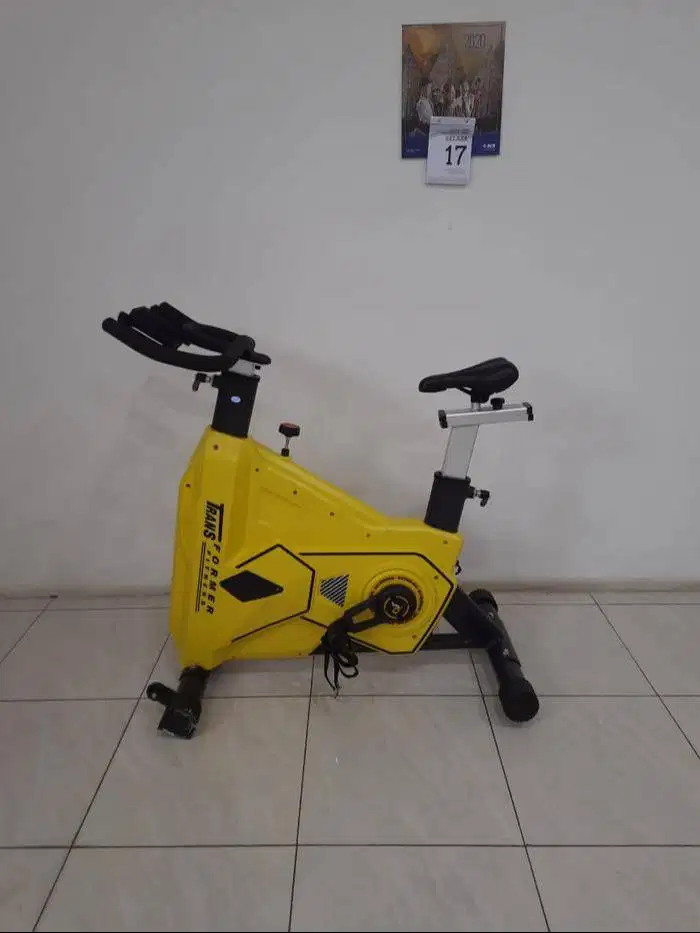 Sepeda statis spinning bike transformer komersil untuk di tempat gym