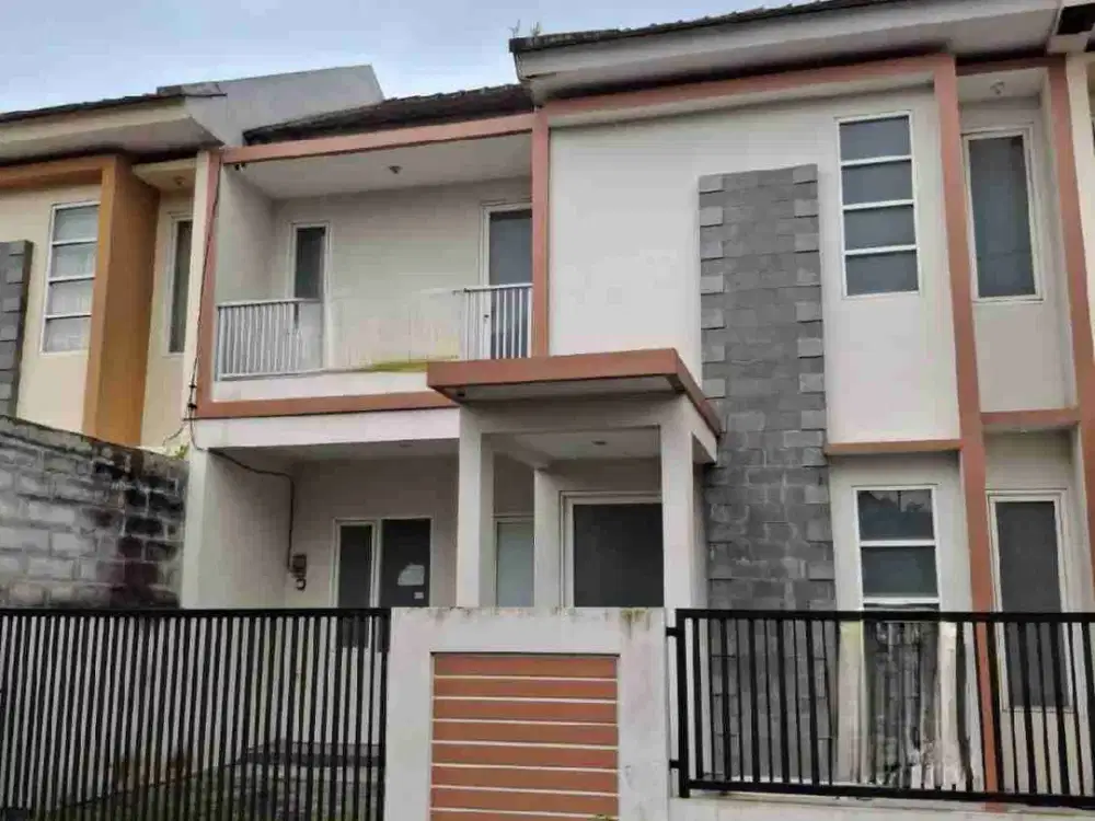 Rumah 2Lantai Borobudur Depan Pasar Blimbing Kota Malang