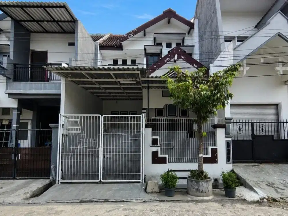 Rumah Babatan Pantai Strategis • Row 2.5 Mobil