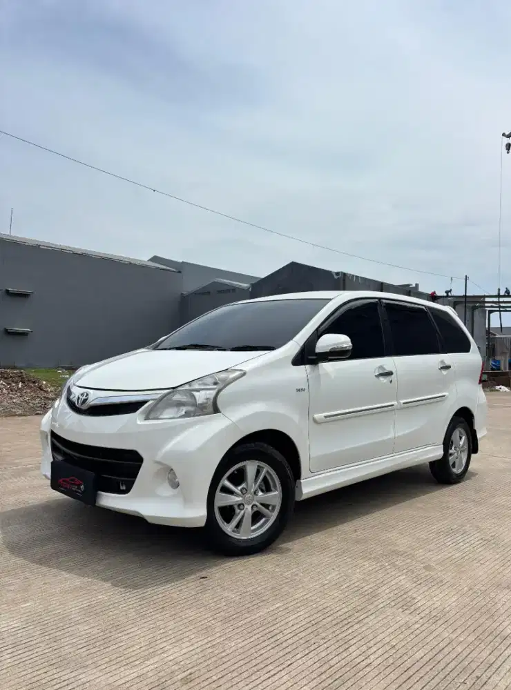 Toyota Avanza Veloz 1.5 manual 2015 bekas murah