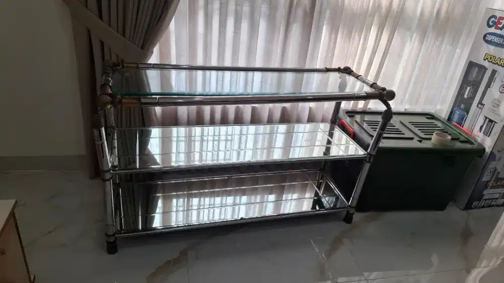 Rak kaca serbaguna